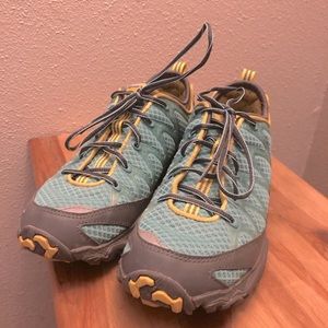 Oboz women’s hiking shoes